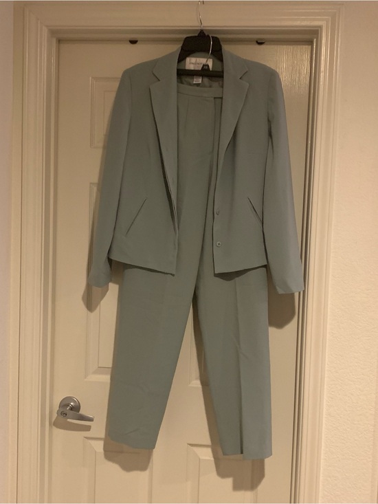Jones New York Pants - 2pc Women's Elegant Sage Green Casual Suit